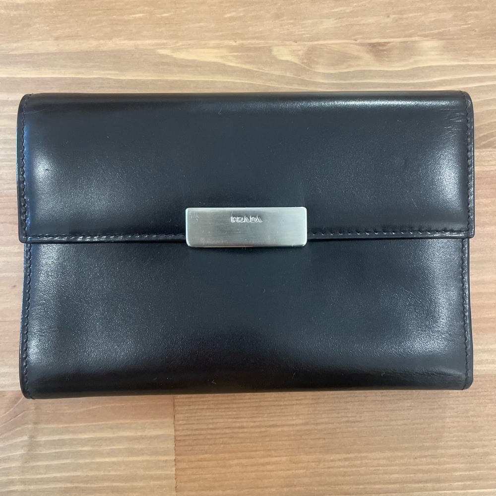 Prada Black Leather Wallets with Sleek Design
